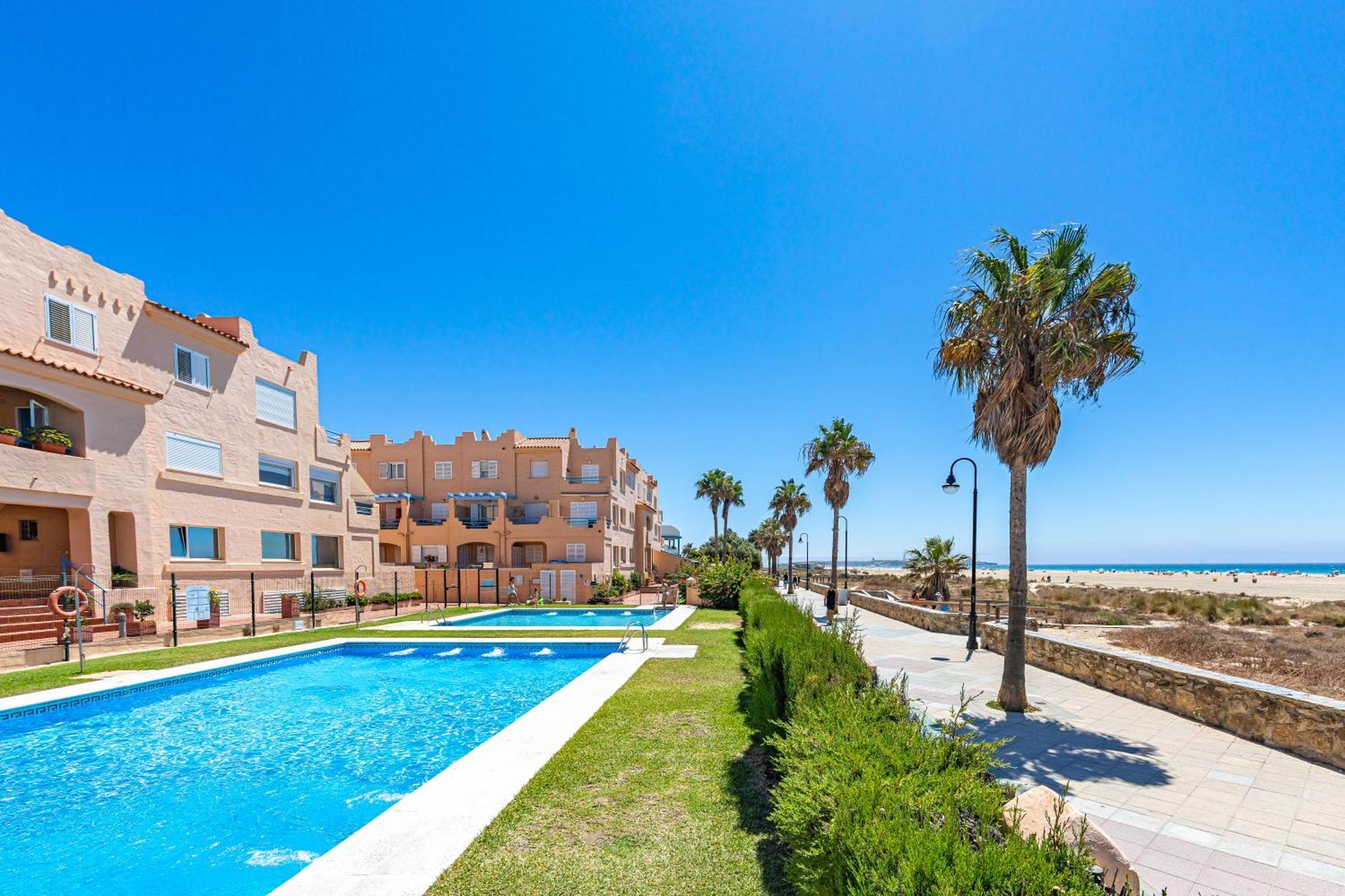 Beachfront, Pool, Terrace, Garage & Fibre Internet Tarifa Dış mekan fotoğraf